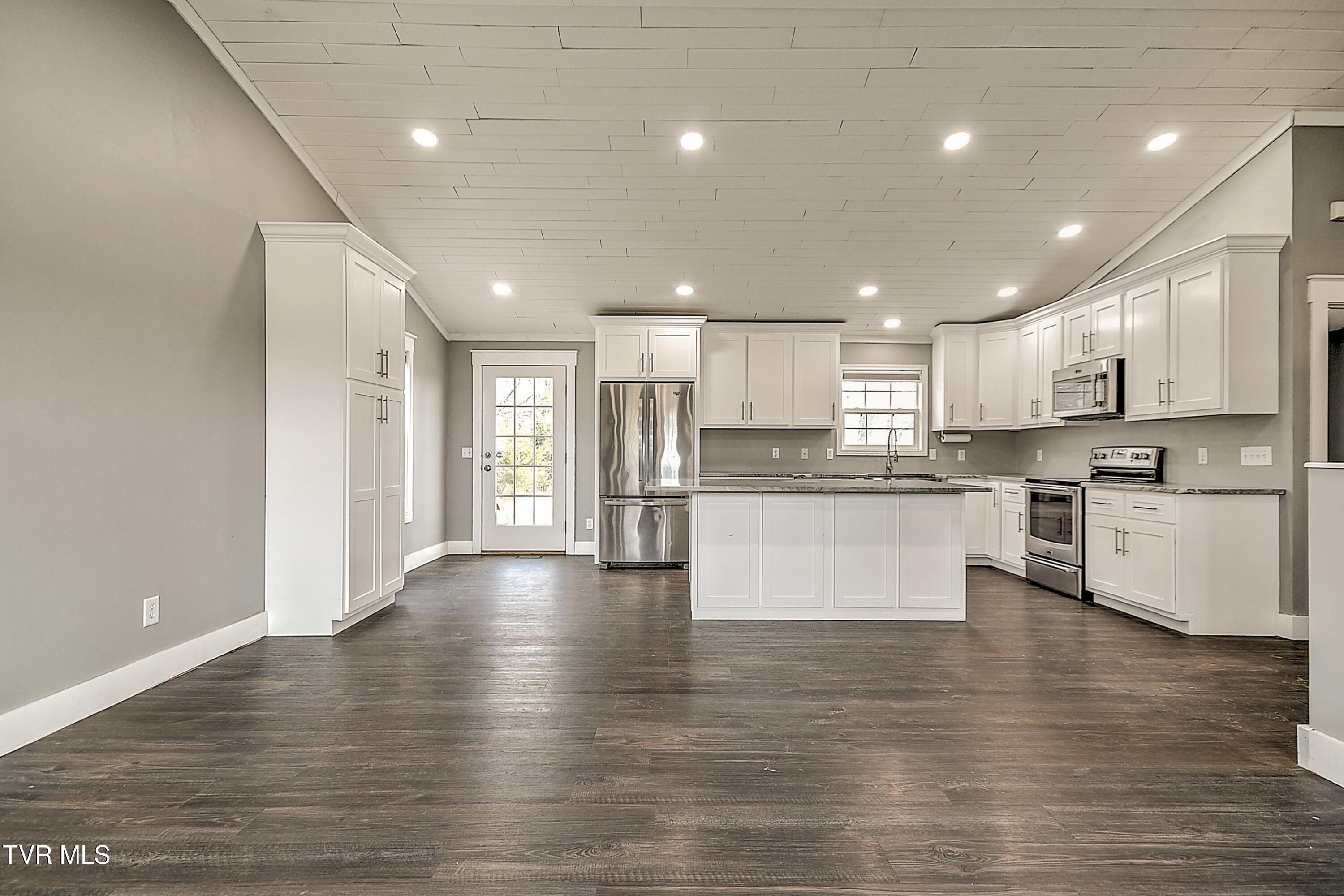 318 Webb Road Piney Flats, TN 37686 - Photo 6 of 45 Living Room to Kitchen