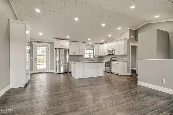 $399,900 | 318 Webb Road, Piney Flats, TN 37686