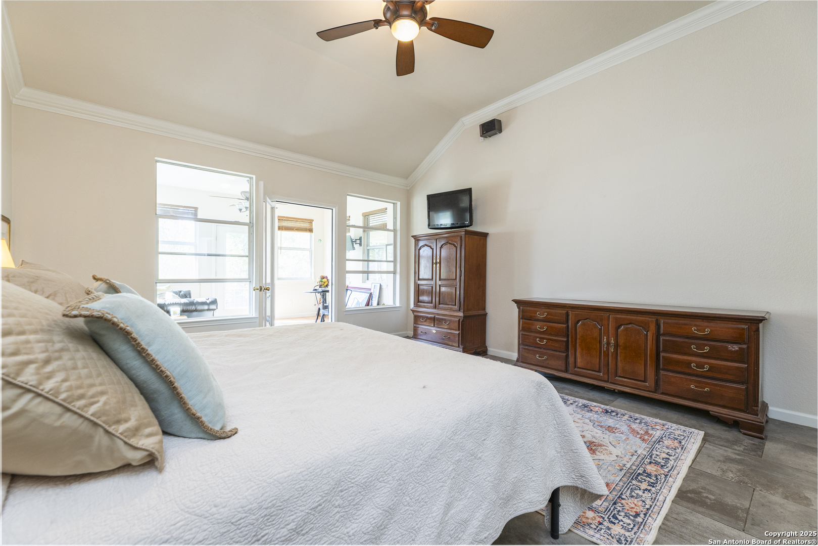 2405 Rodeo Drive Austin, TX 78727 - Photo 18 of 33