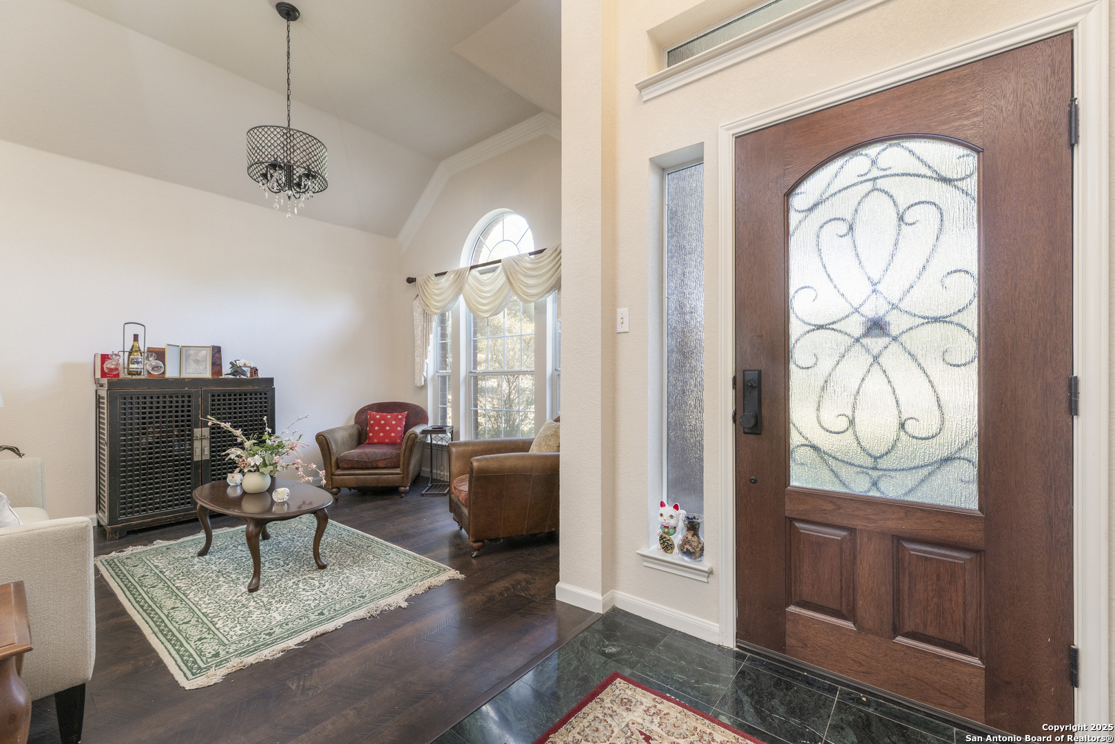 2405 Rodeo Drive Austin, TX 78727 - Photo 3 of 33