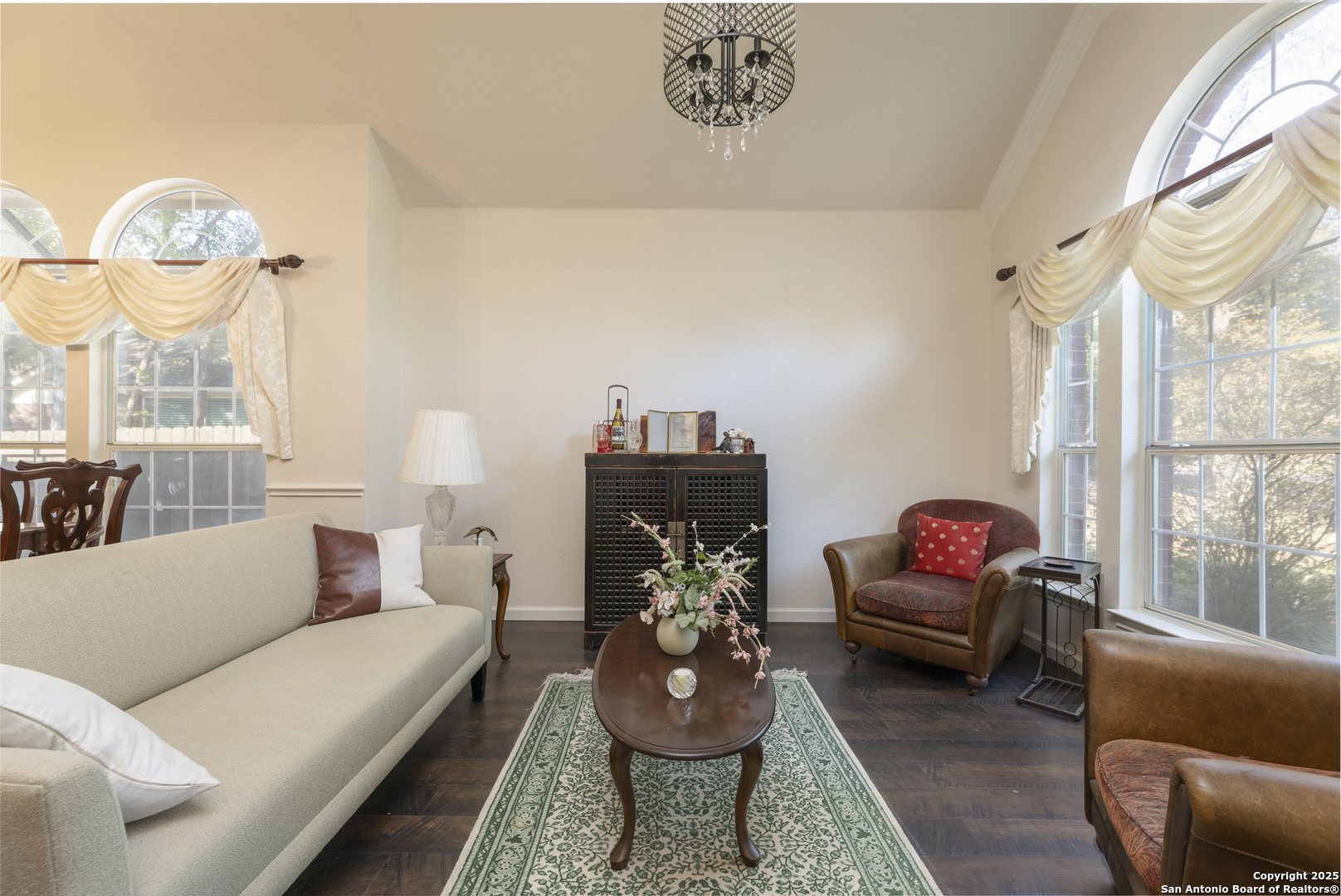 2405 Rodeo Drive Austin, TX 78727 - Photo 5 of 33