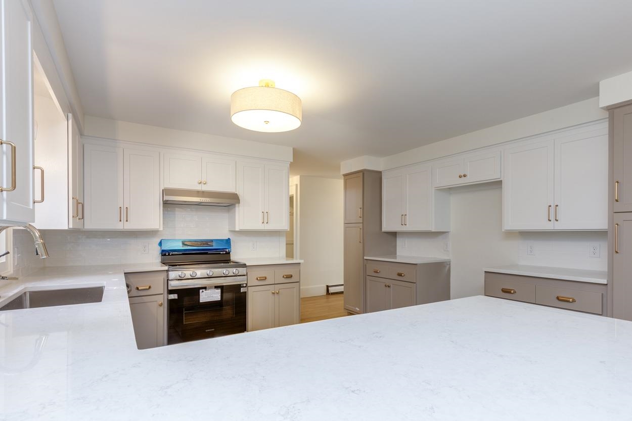 216 Hackett Hill Road Hooksett, NH 03106 - Photo 21 of 59