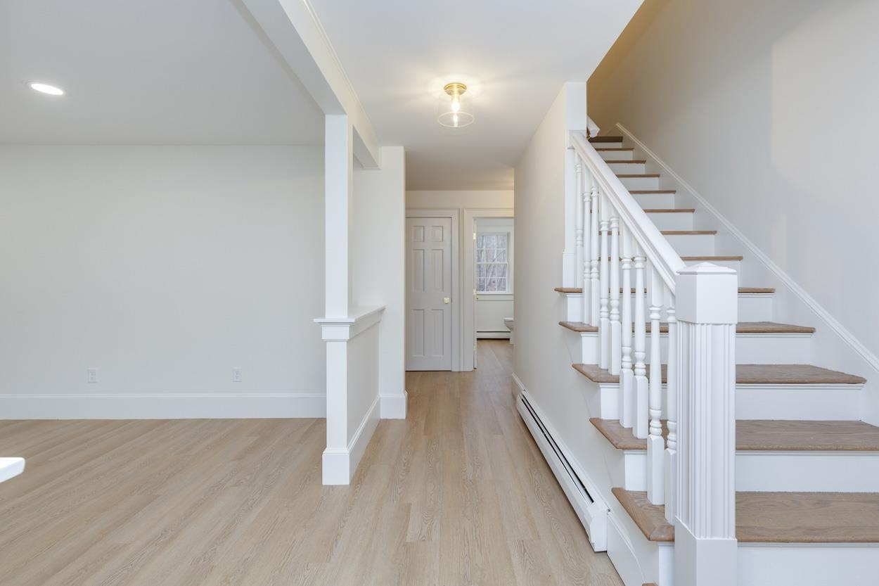 216 Hackett Hill Road Hooksett, NH 03106 - Photo 4 of 59