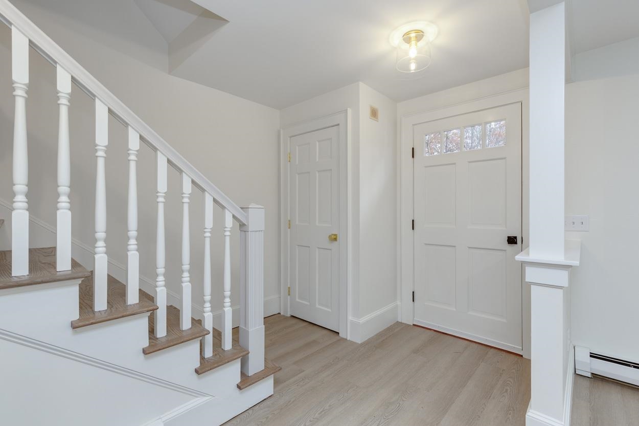 216 Hackett Hill Road Hooksett, NH 03106 - Photo 6 of 59