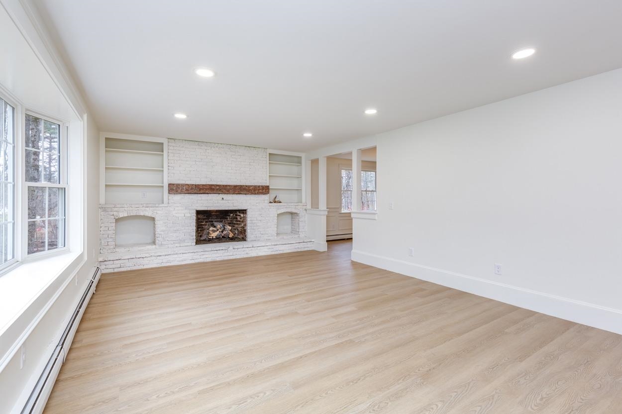 216 Hackett Hill Road Hooksett, NH 03106 - Photo 8 of 59