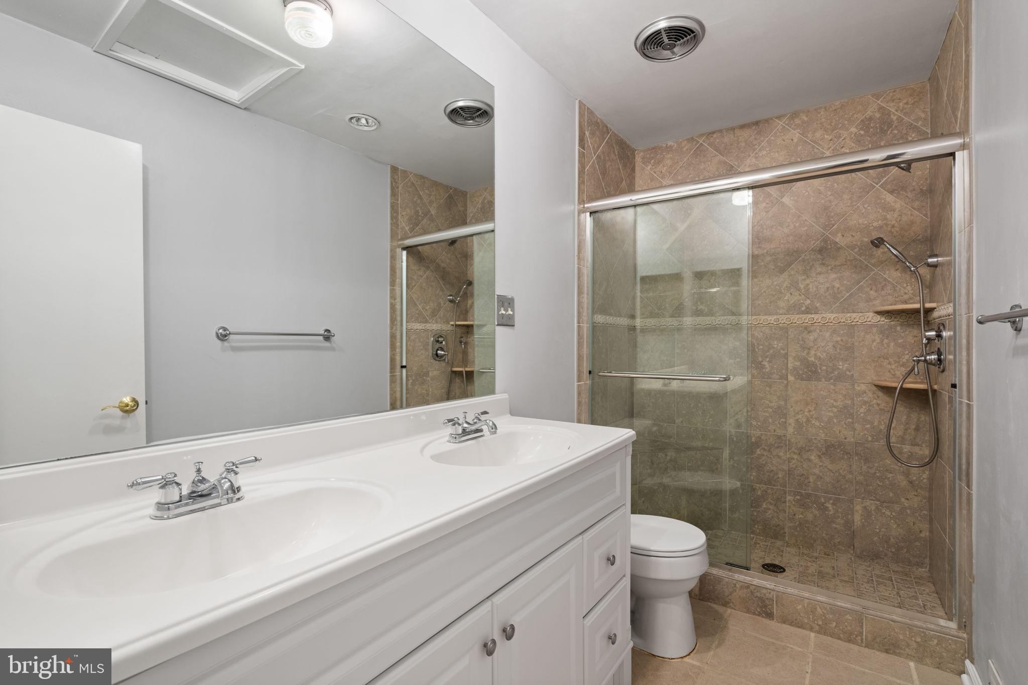 11733 Indian Ridge Road Reston, VA 20191 - Photo 19 of 43 Gallery Image 19