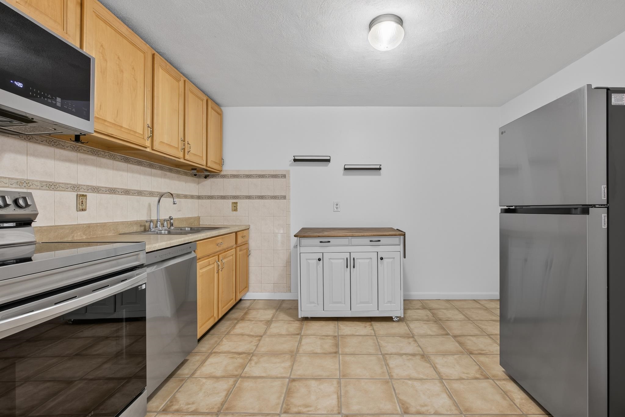 35 Andrew Street, Unit 30 Manchester, NH 03104 - Photo 5 of 13