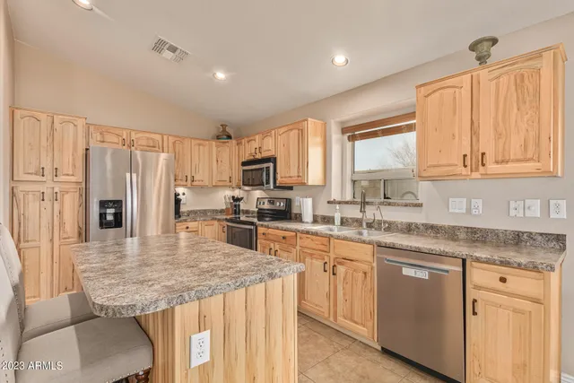 $3,500 | 21619 North Van Loo Drive, Maricopa, AZ 85138