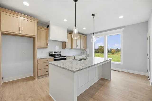 $649,900 | 18725 West 193rd Street, Spring Hill, KS 66083