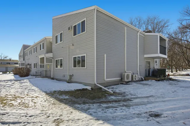 $200,000 | 2440 15th Street South, Unit B14, Fargo, ND 58103