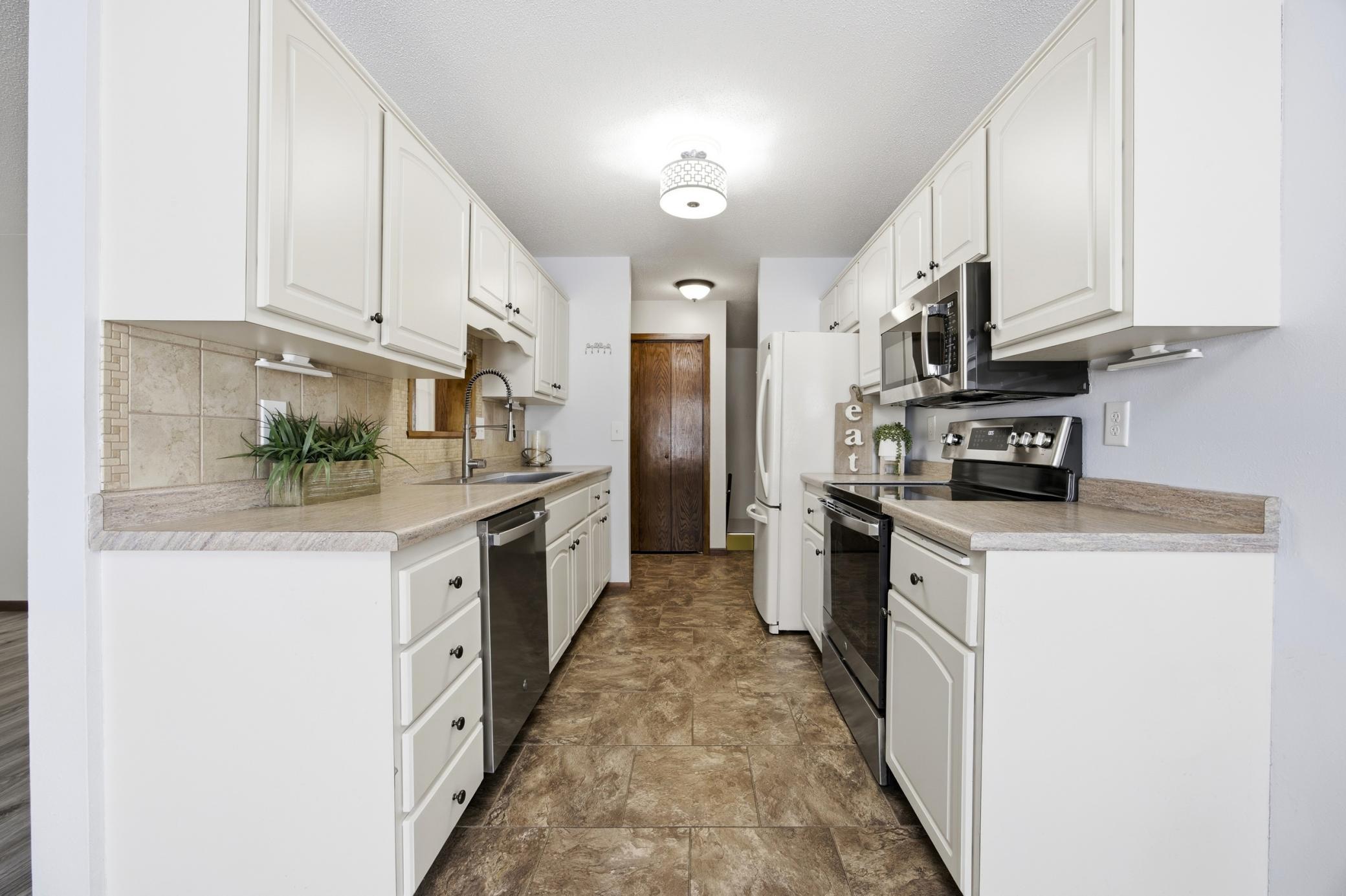 2440 15th Street South, Unit B14 Fargo, ND 58103 - Photo 5 of 30