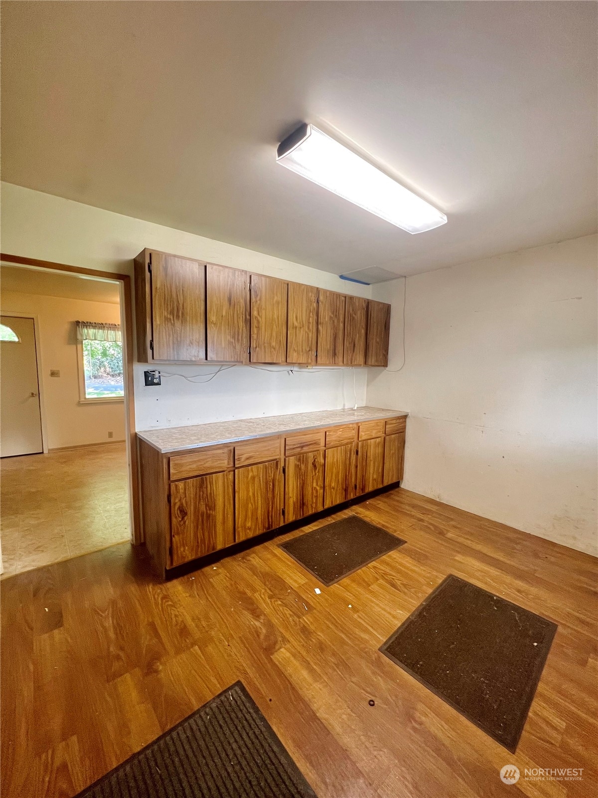 14 Weatherstone Road Omak, WA 98841 - Photo 15 of 32 a bedroom with a bed and dresser