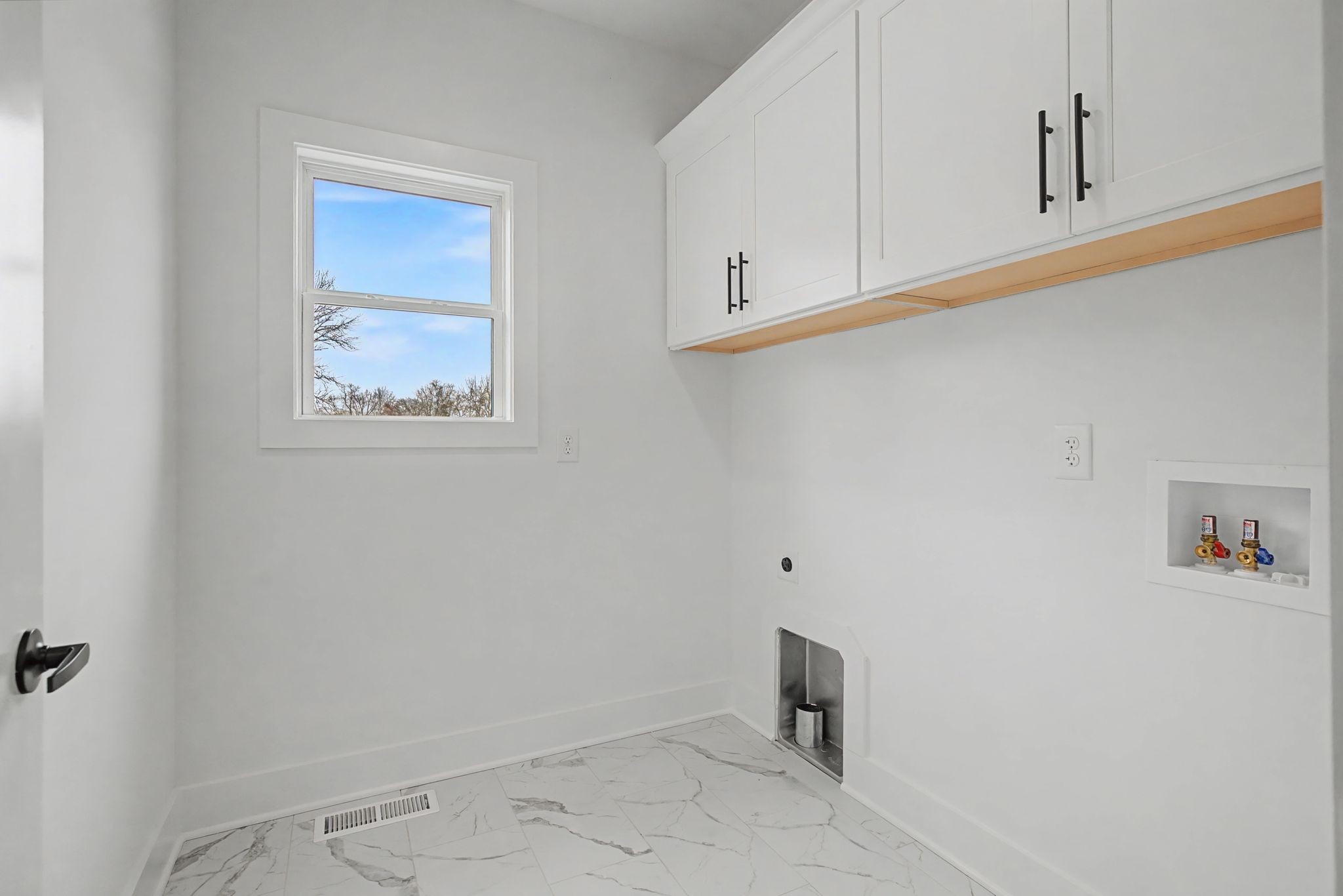 1491 Nonaville Road Mount Juliet, TN 37122 - Photo 27 of 60 a view of room with cabinets