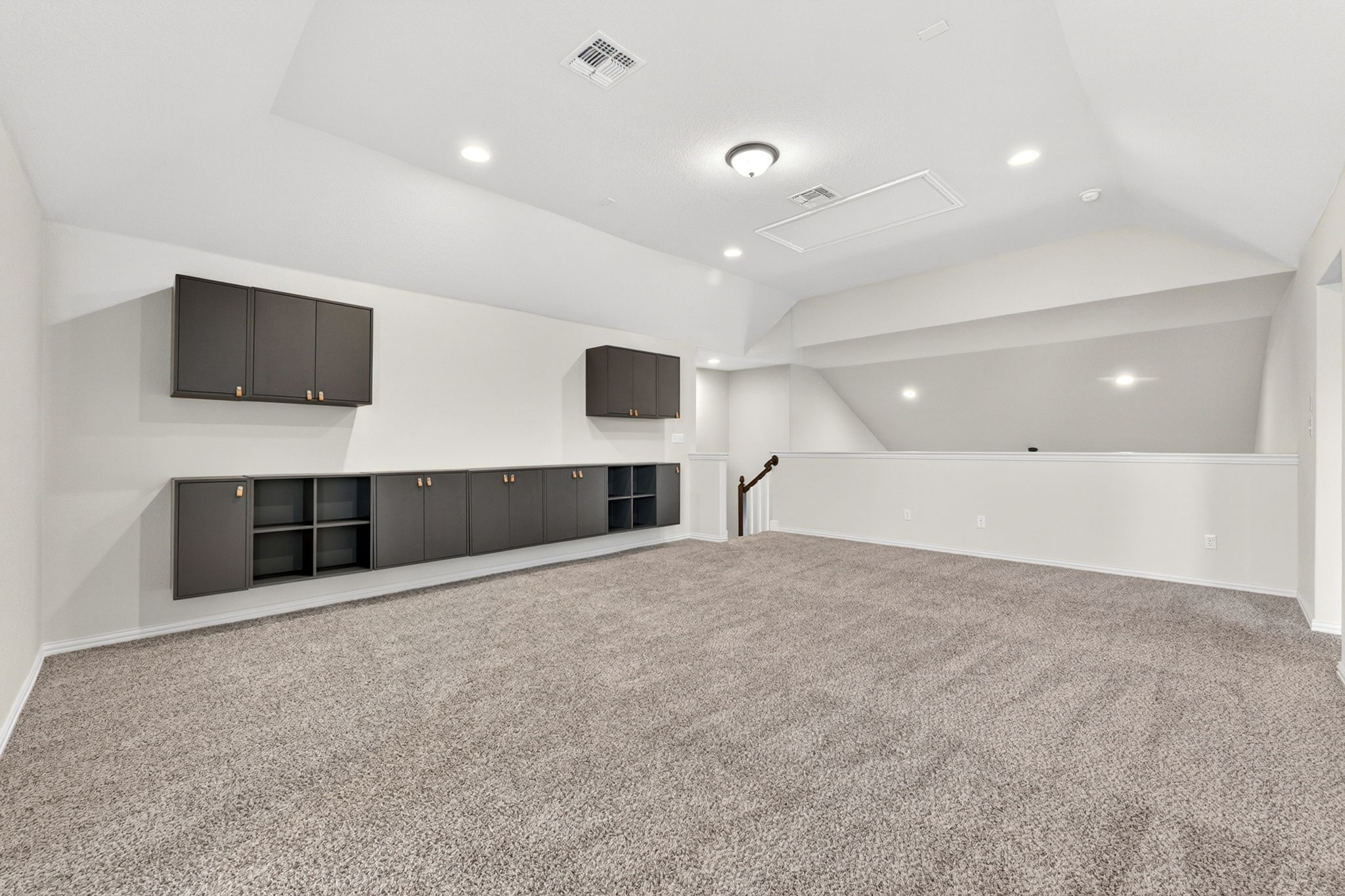 12613 Twisted Root Drive Manchaca, TX 78652 - Photo 18 of 32 an empty room with windows and television