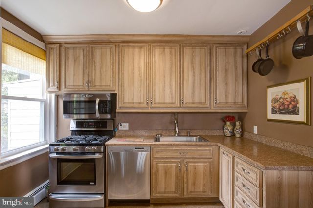 $477,000 | 232 East Highland Avenue, Philadelphia, PA 19118