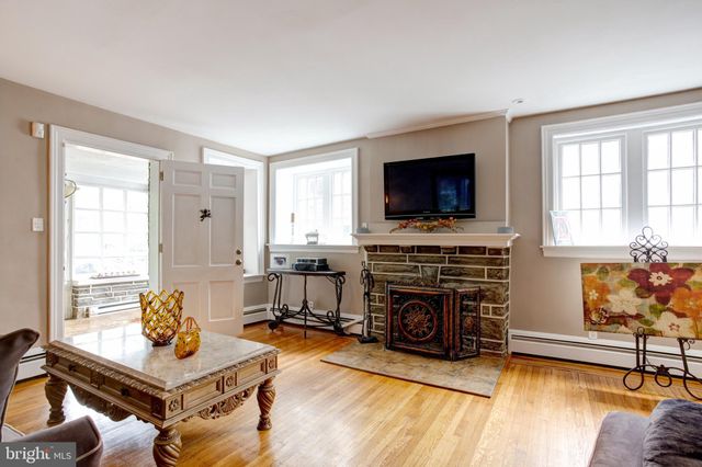 $477,000 | 232 East Highland Avenue, Philadelphia, PA 19118