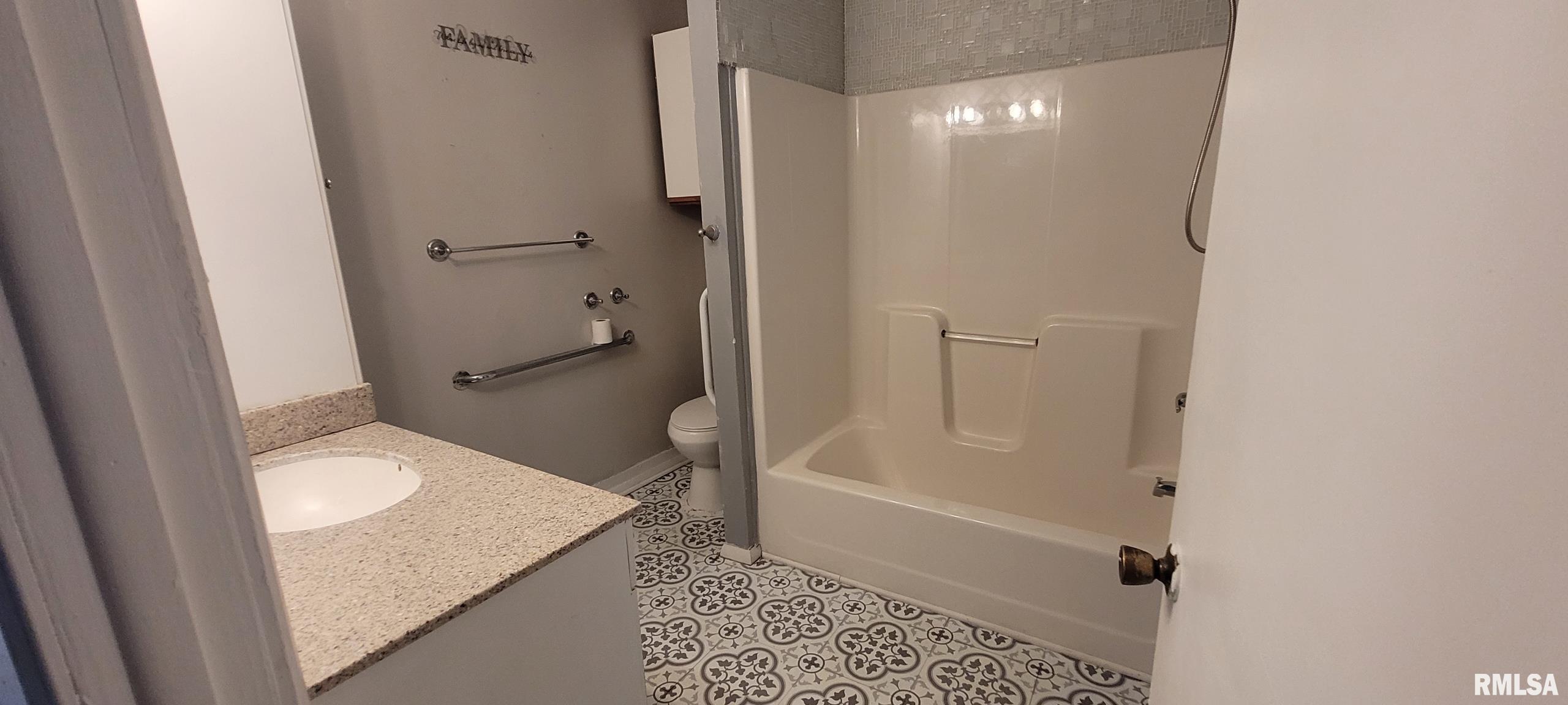 124 East Last Street Mount Vernon, IL 62864 - Photo 10 of 15