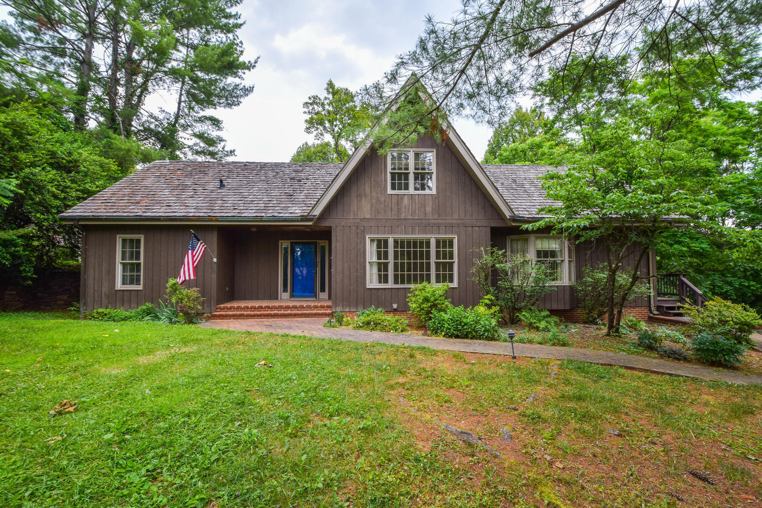 5920 Saddleridge Road Roanoke, VA 24018 - Photo 1 of 40 1