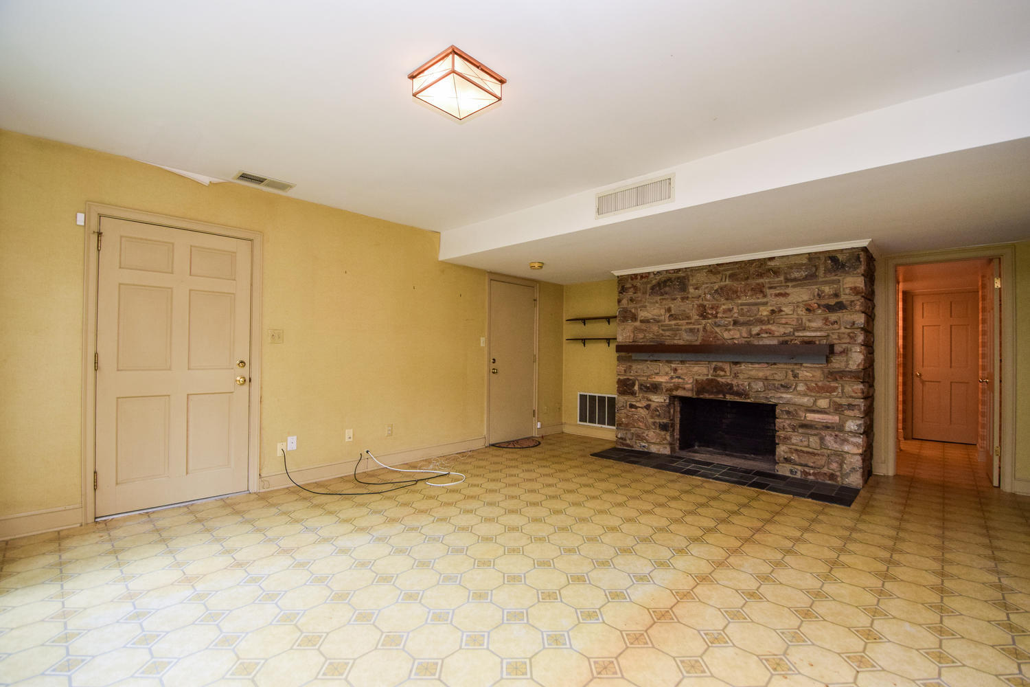 5920 Saddleridge Road Roanoke, VA 24018 - Photo 27 of 40 5920 Saddleridge Rd Cave-large-027-026-P