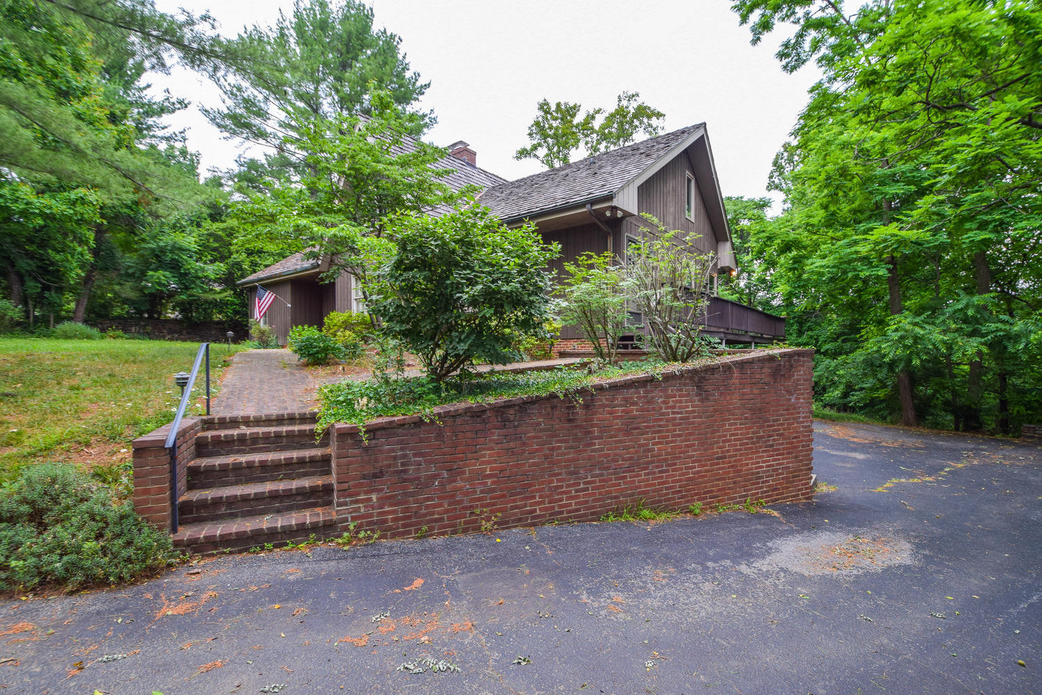 5920 Saddleridge Road Roanoke, VA 24018 - Photo 33 of 40 5920 Saddleridge Rd Cave-large-033-028-P