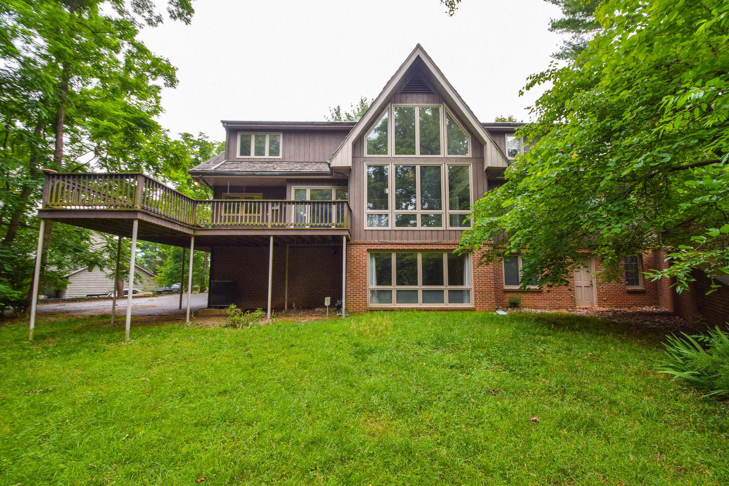 5920 Saddleridge Road Roanoke, VA 24018 - Photo 36 of 40 5920 Saddleridge Rd Cave-large-036-030-P