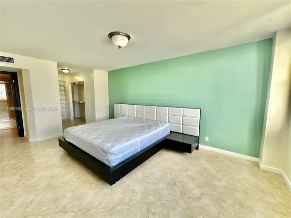 $3,750 | 3180 South Ocean Drive, Unit 401, Hallandale Beach, FL 33009