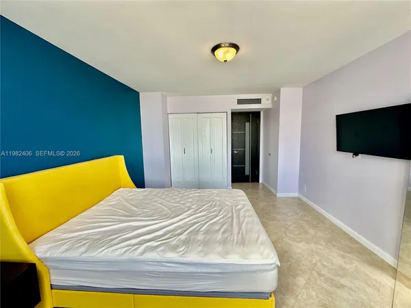 $3,750 | 3180 South Ocean Drive, Unit 401, Hallandale Beach, FL 33009