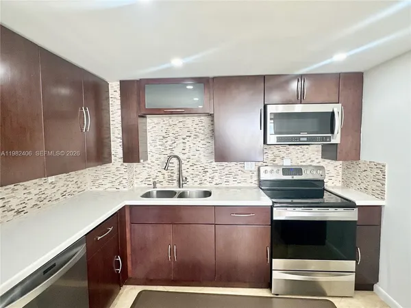 $3,750 | 3180 South Ocean Drive, Unit 401, Hallandale Beach, FL 33009