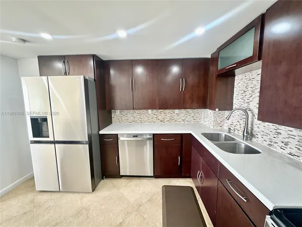 $3,750 | 3180 South Ocean Drive, Unit 401, Hallandale Beach, FL 33009