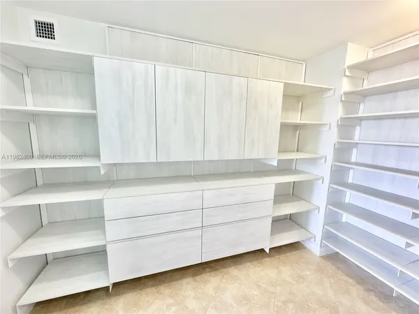 $3,750 | 3180 South Ocean Drive, Unit 401, Hallandale Beach, FL 33009