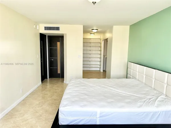$3,750 | 3180 South Ocean Drive, Unit 401, Hallandale Beach, FL 33009