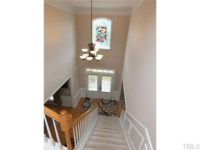 7732 Silver View Lane Raleigh, NC 27613 - Photo 3 of 25 Welcome guests in this open, light, bright foyer! Foyer