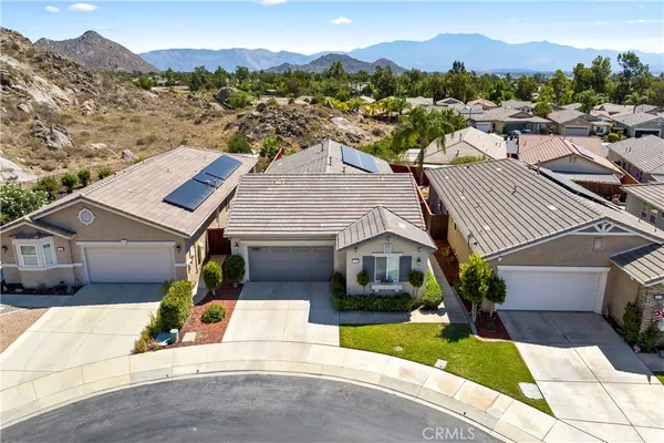 $424,900 | 212 Hoch Way, Hemet, CA 92545