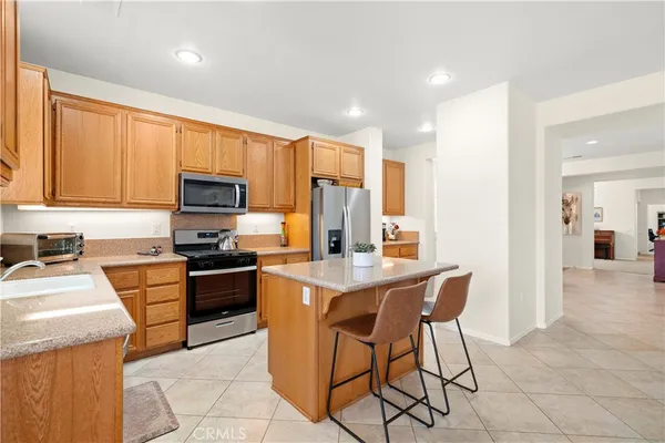 $424,900 | 212 Hoch Way, Hemet, CA 92545