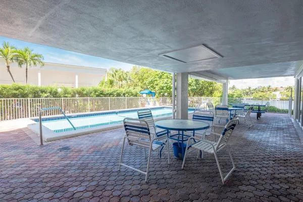 $3,200 | 3581 South Ocean Boulevard, Unit 2B, Palm Beach, FL 33480