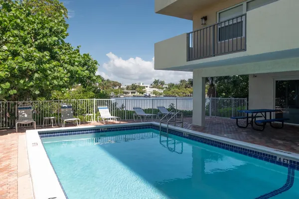 $3,200 | 3581 South Ocean Boulevard, Unit 2B, Palm Beach, FL 33480
