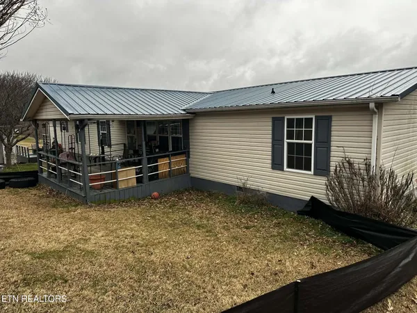 $299,000 | 111 Fred Russell Lane, Speedwell, TN 37870