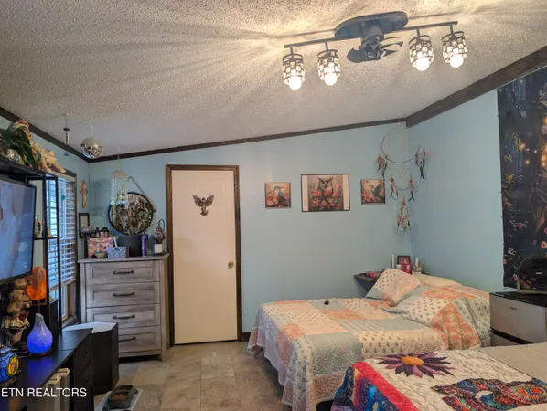 $299,000 | 111 Fred Russell Lane, Speedwell, TN 37870