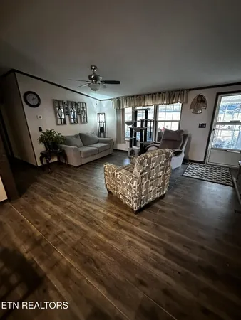 $299,000 | 111 Fred Russell Lane, Speedwell, TN 37870