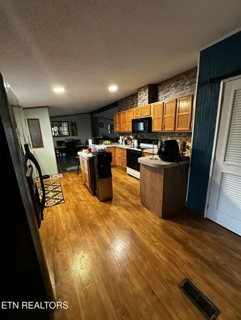 $299,000 | 111 Fred Russell Lane, Speedwell, TN 37870