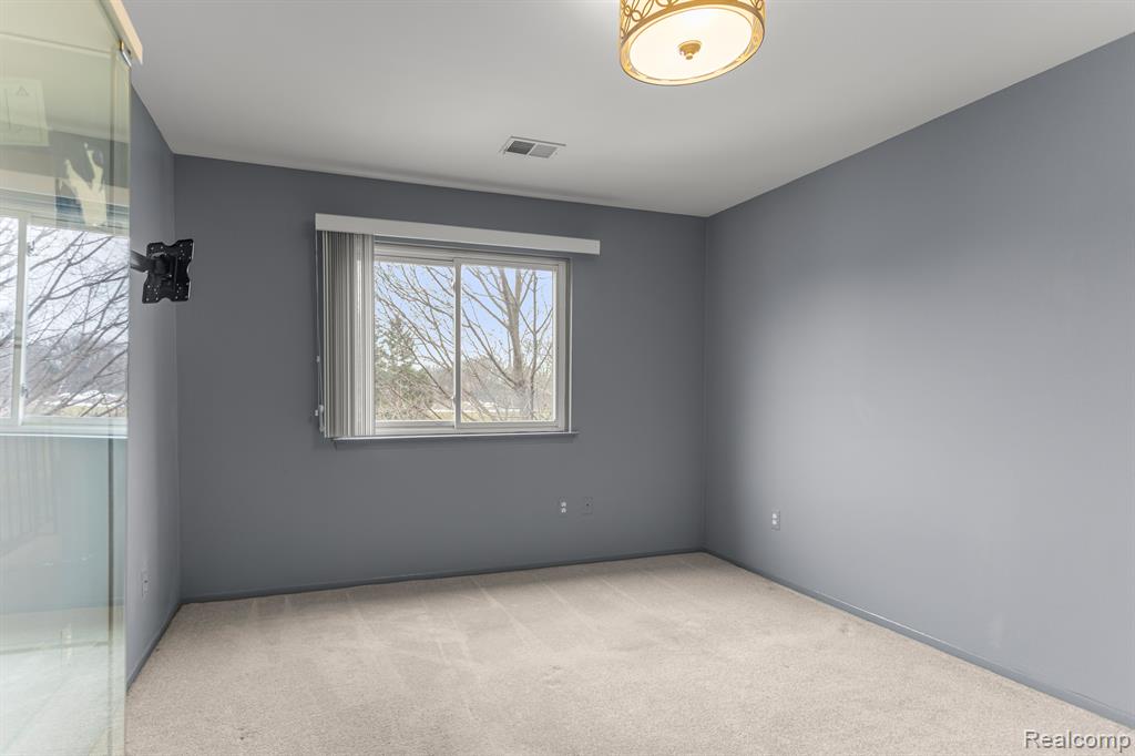 27360 Evergreen Road Lathrup Village, MI 48076 - Photo 17 of 27