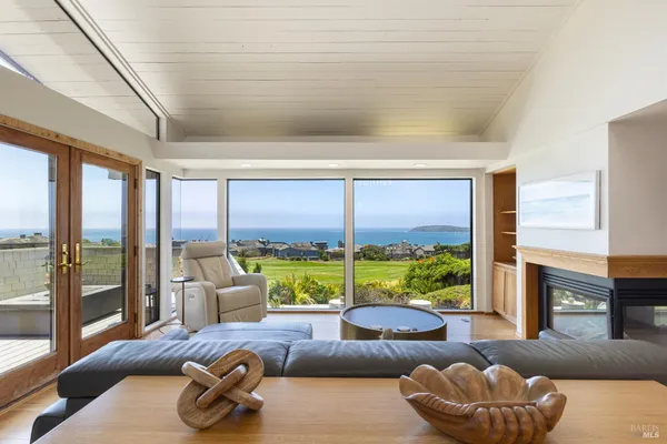 $2,095,000 | 21067 Heron Drive, Bodega Bay, CA 94923