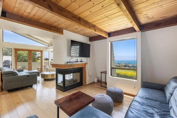 $2,095,000 | 21067 Heron Drive, Bodega Bay, CA 94923