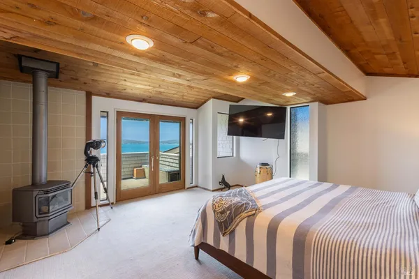 $2,095,000 | 21067 Heron Drive, Bodega Bay, CA 94923