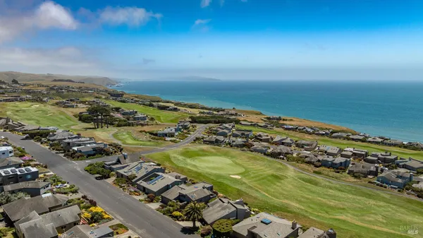 $2,095,000 | 21067 Heron Drive, Bodega Bay, CA 94923