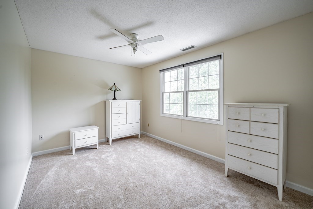 11 Gates Avenue Springfield, MA 01118 - Photo 25 of 42