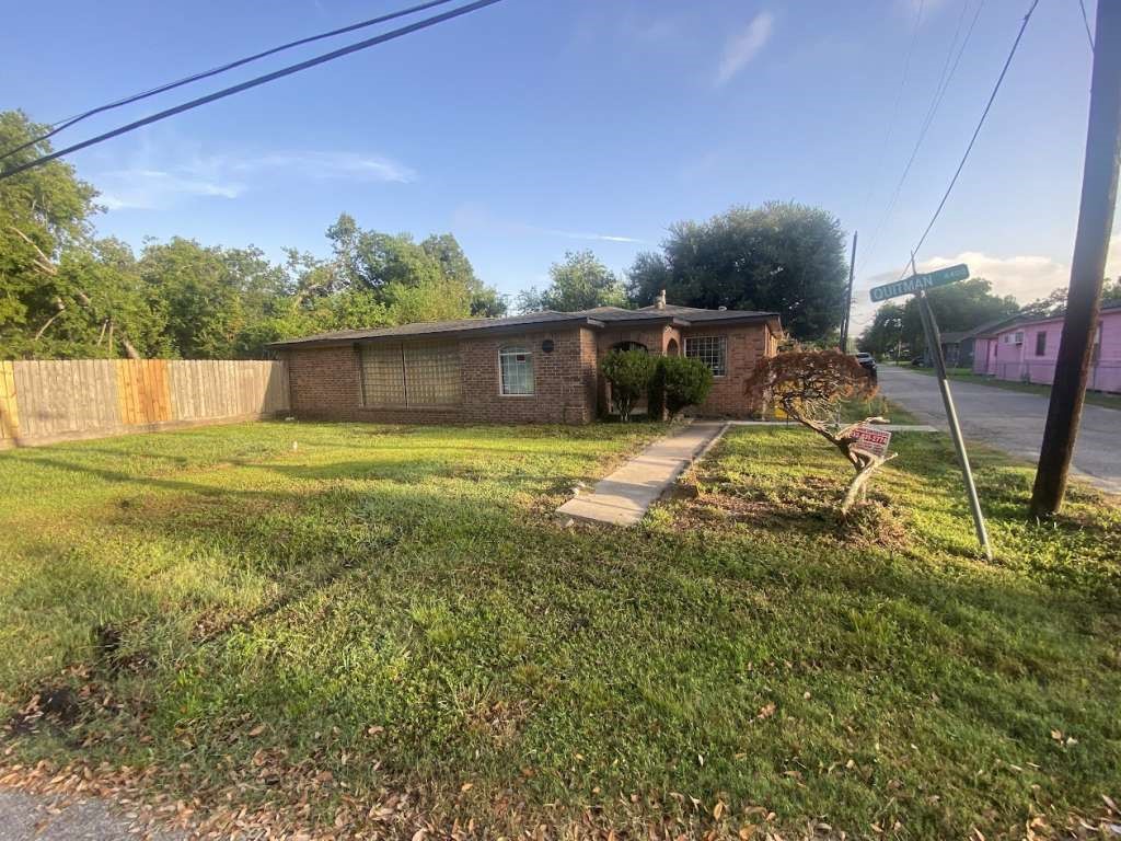 4419 Quitman Street Houston, TX 77026 - Photo 3 of 14