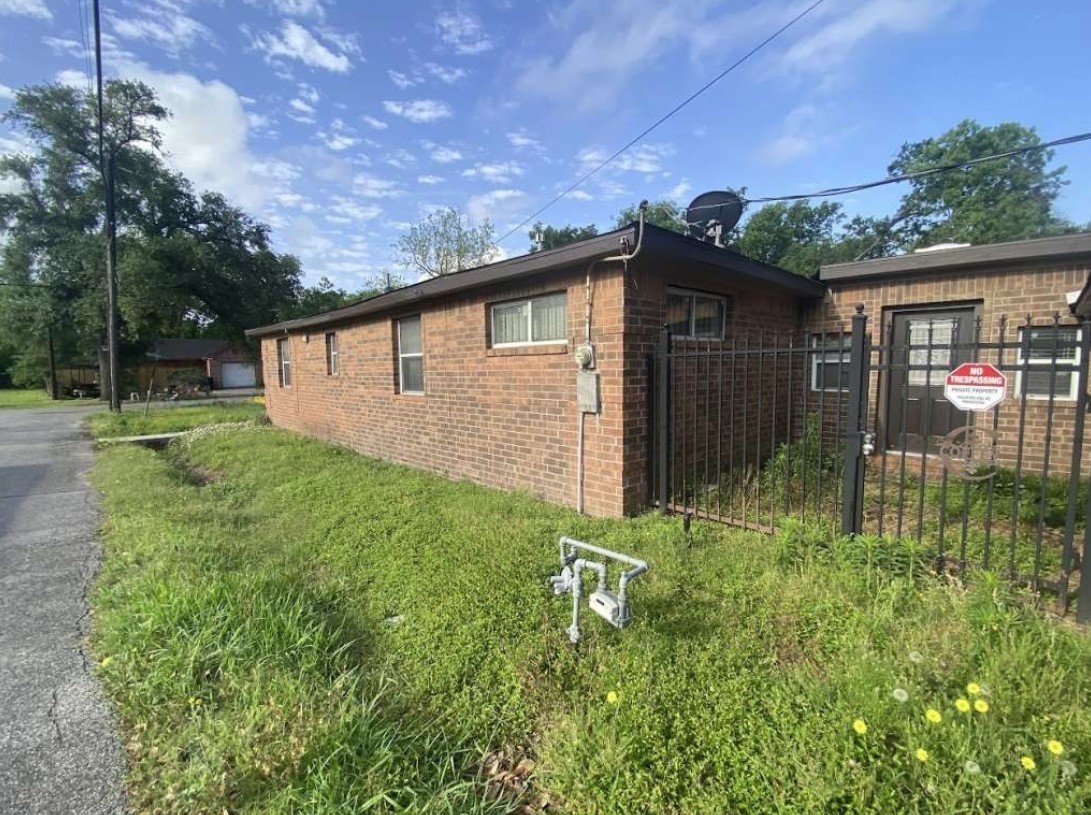 4419 Quitman Street Houston, TX 77026 - Photo 9 of 14