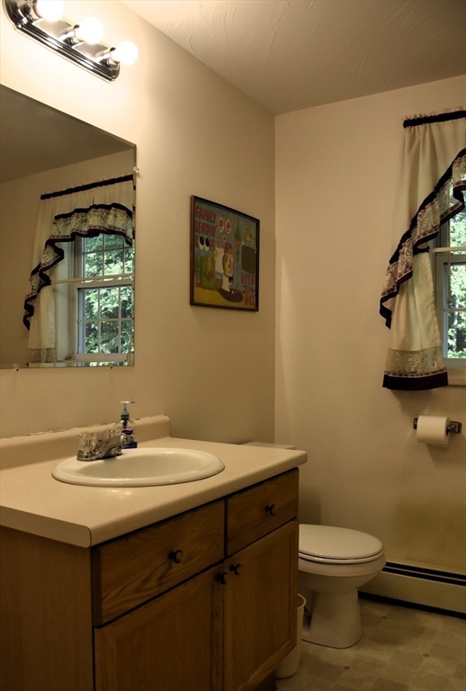 11 Pineview Road Dudley, MA 01571 - Photo 15 of 27 Gallery Image 15