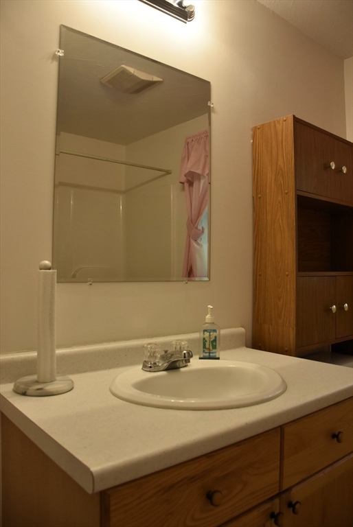 11 Pineview Road Dudley, MA 01571 - Photo 22 of 27 Gallery Image 22